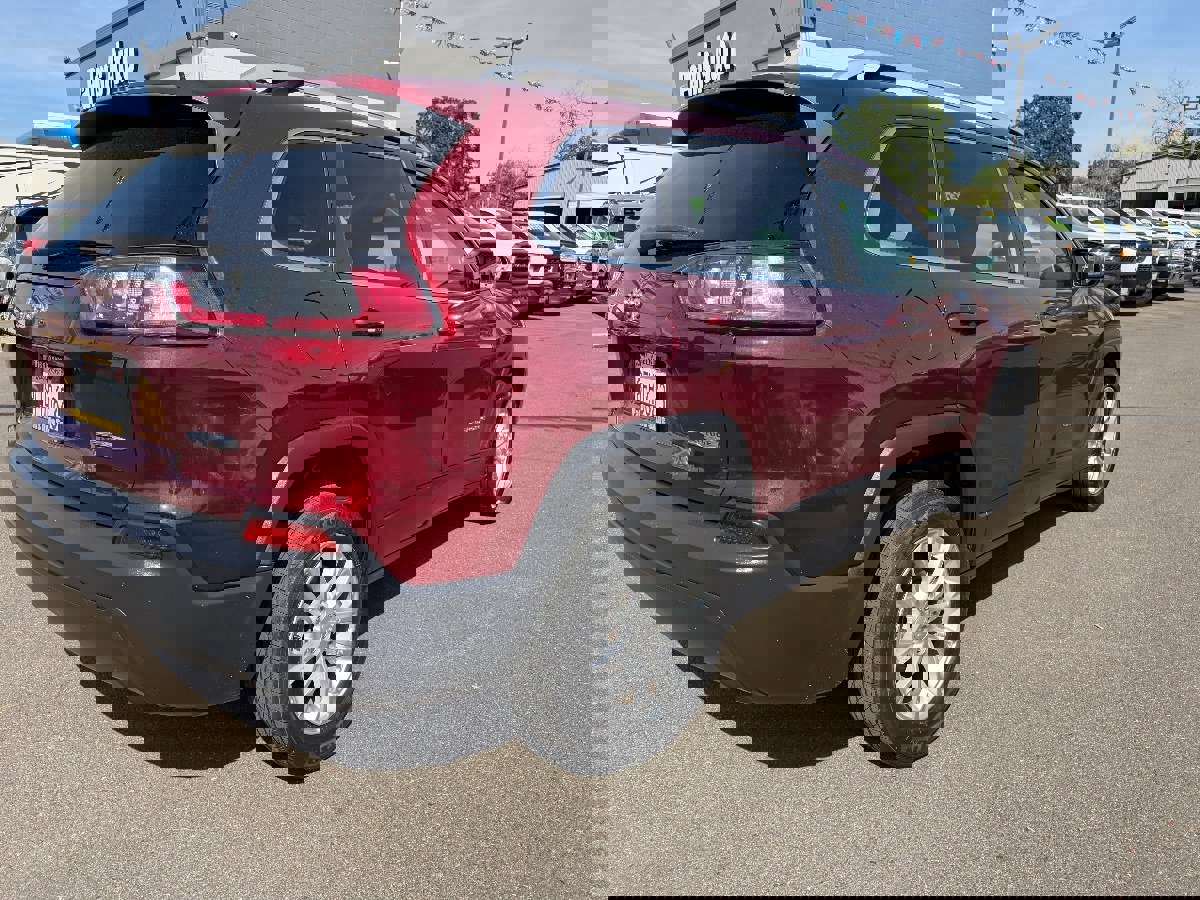 Used 2019 Jeep Cherokee Latitude w/ Popular Appearance Group image 7