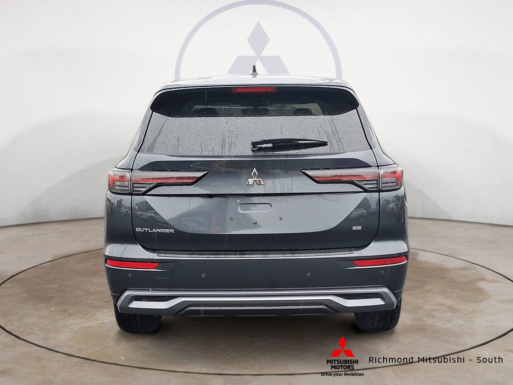 New 2026 Mitsubishi Outlander SE FWD image 4