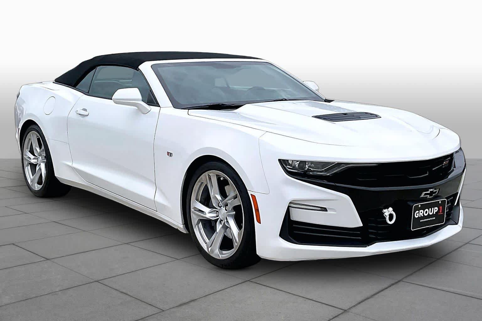 Used 2019 Chevrolet Camaro SS RWD image 3