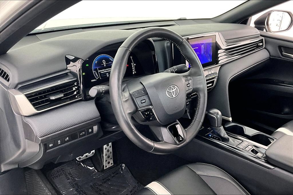 Used 2025 Toyota Camry SE w/ Convenience Package AWD/4WD image 16