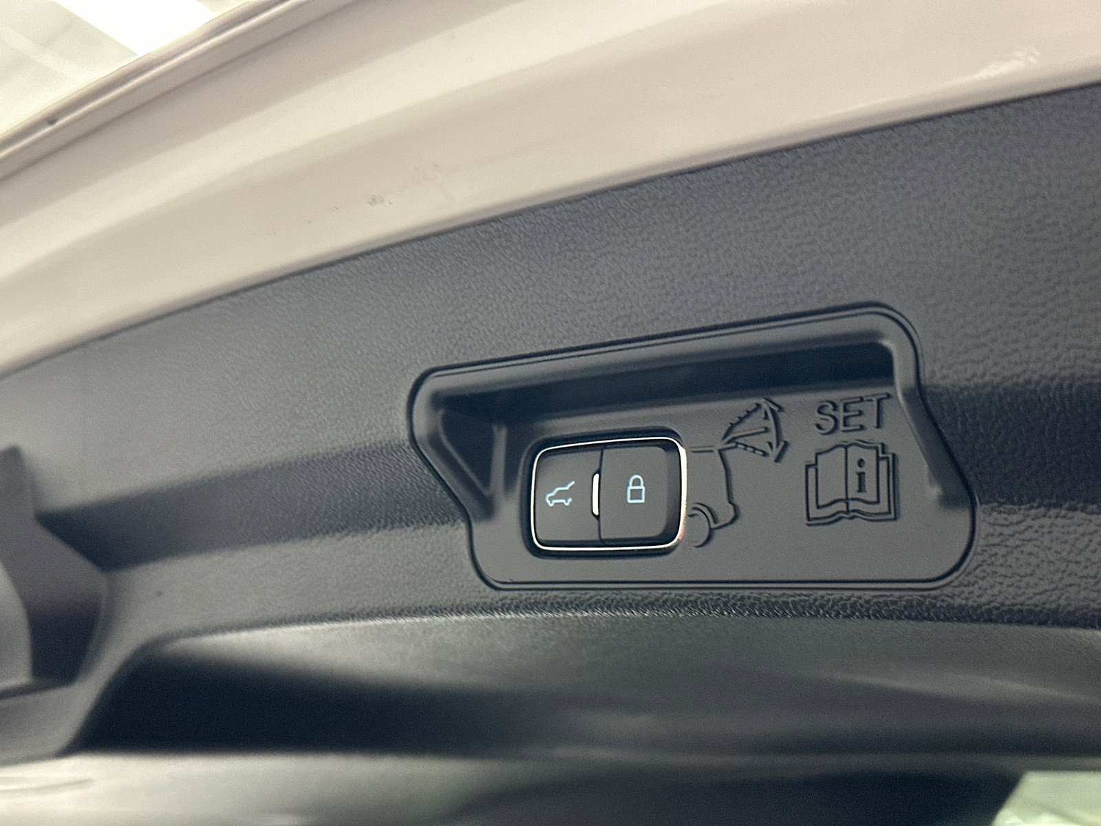 Used 2022 Ford Explorer ST w/ Equipment Group 401A image 7