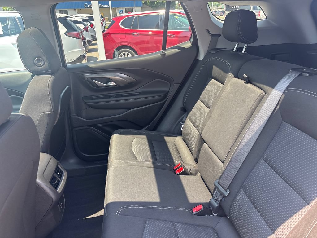 Used 2024 GMC Terrain SLE w/ Driver Convenience Package FWD image 31