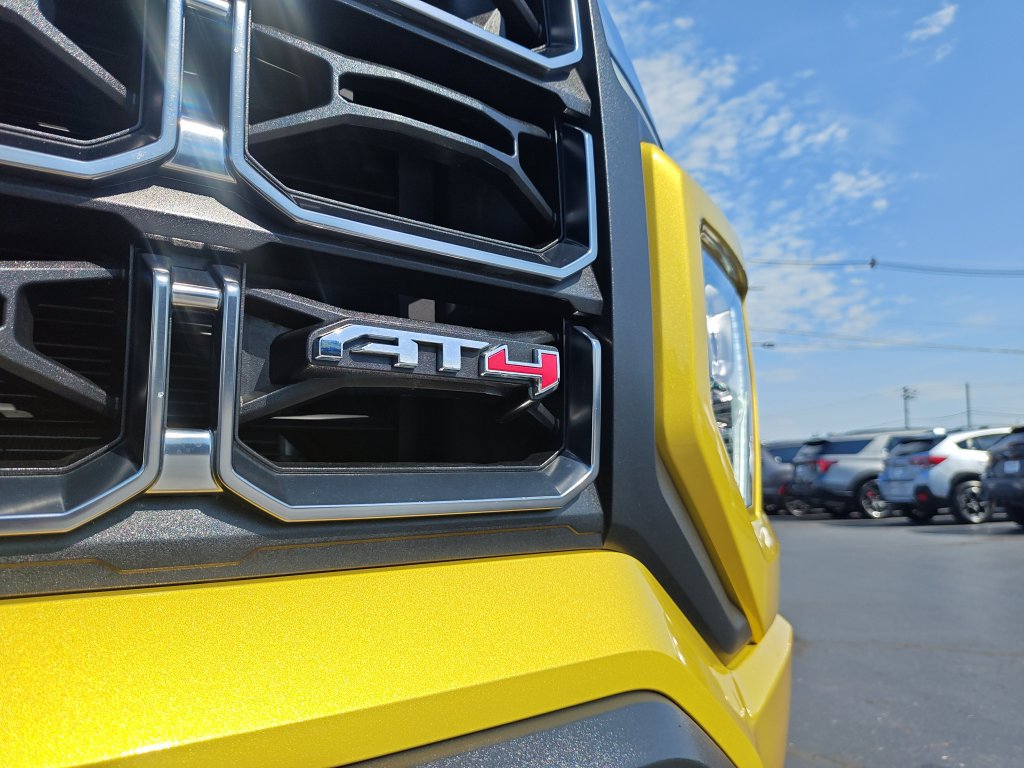 Used 2023 GMC Canyon AT4 w/ Technology Package AWD/4WD image 29