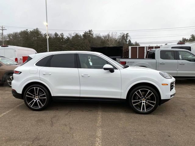 Used 2024 Porsche Cayenne image 2