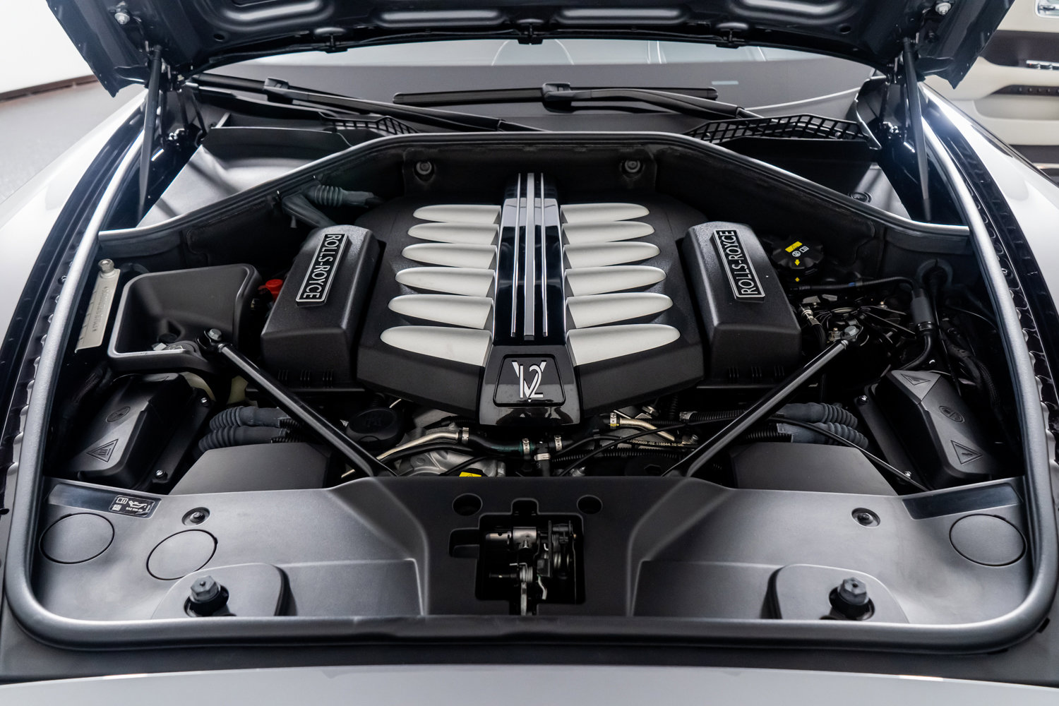 Used 2017 Rolls-Royce Dawn image 53