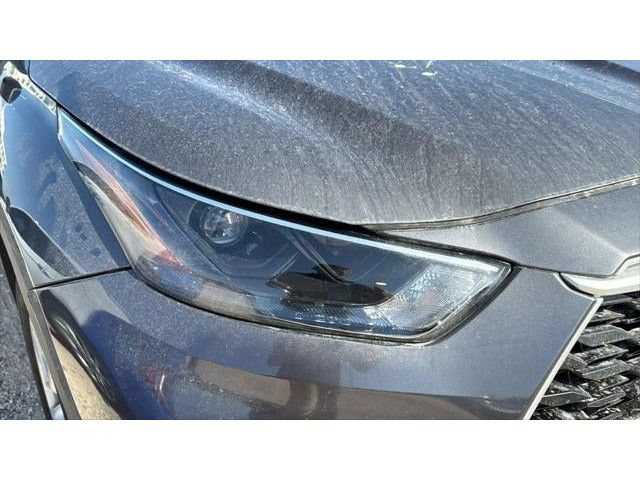 Used 2024 Toyota Highlander LE FWD image 10