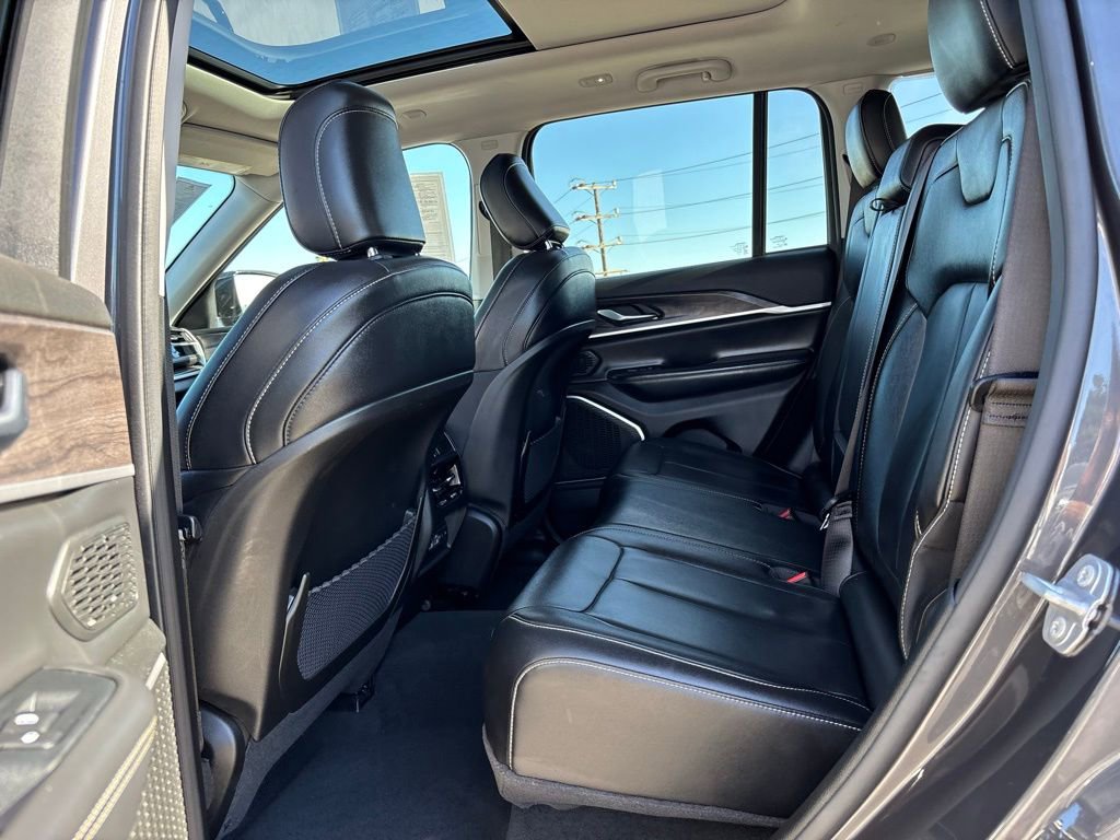 Used 2022 Jeep Grand Cherokee Limited 4xe image 11