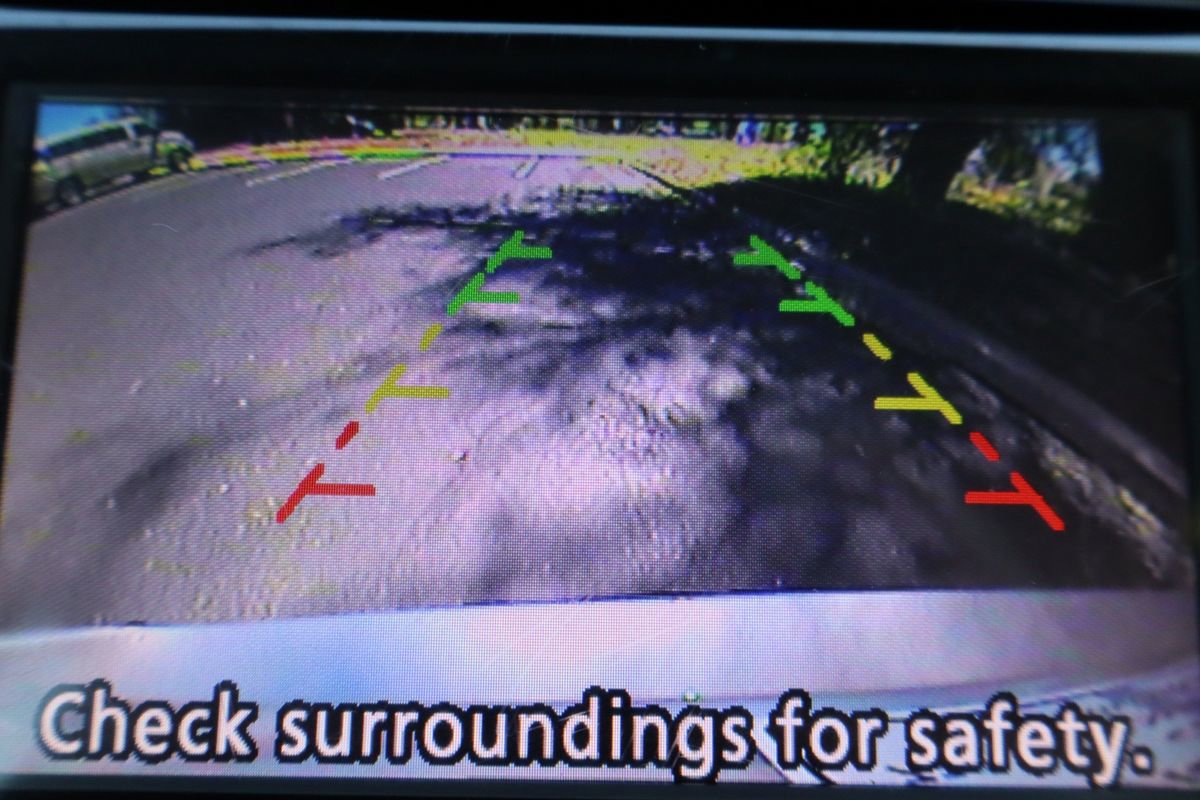 Used 2015 Nissan Versa Note SR w/ SR Convenience Package FWD image 34