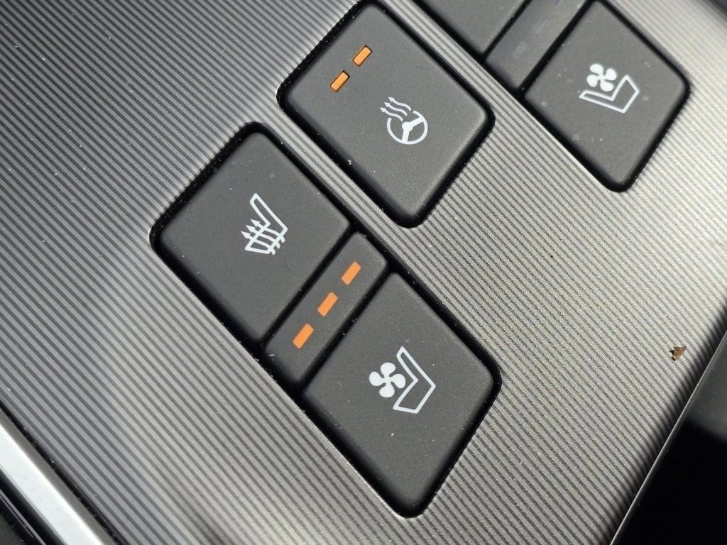 Used 2026 Kia Sportage SX image 4