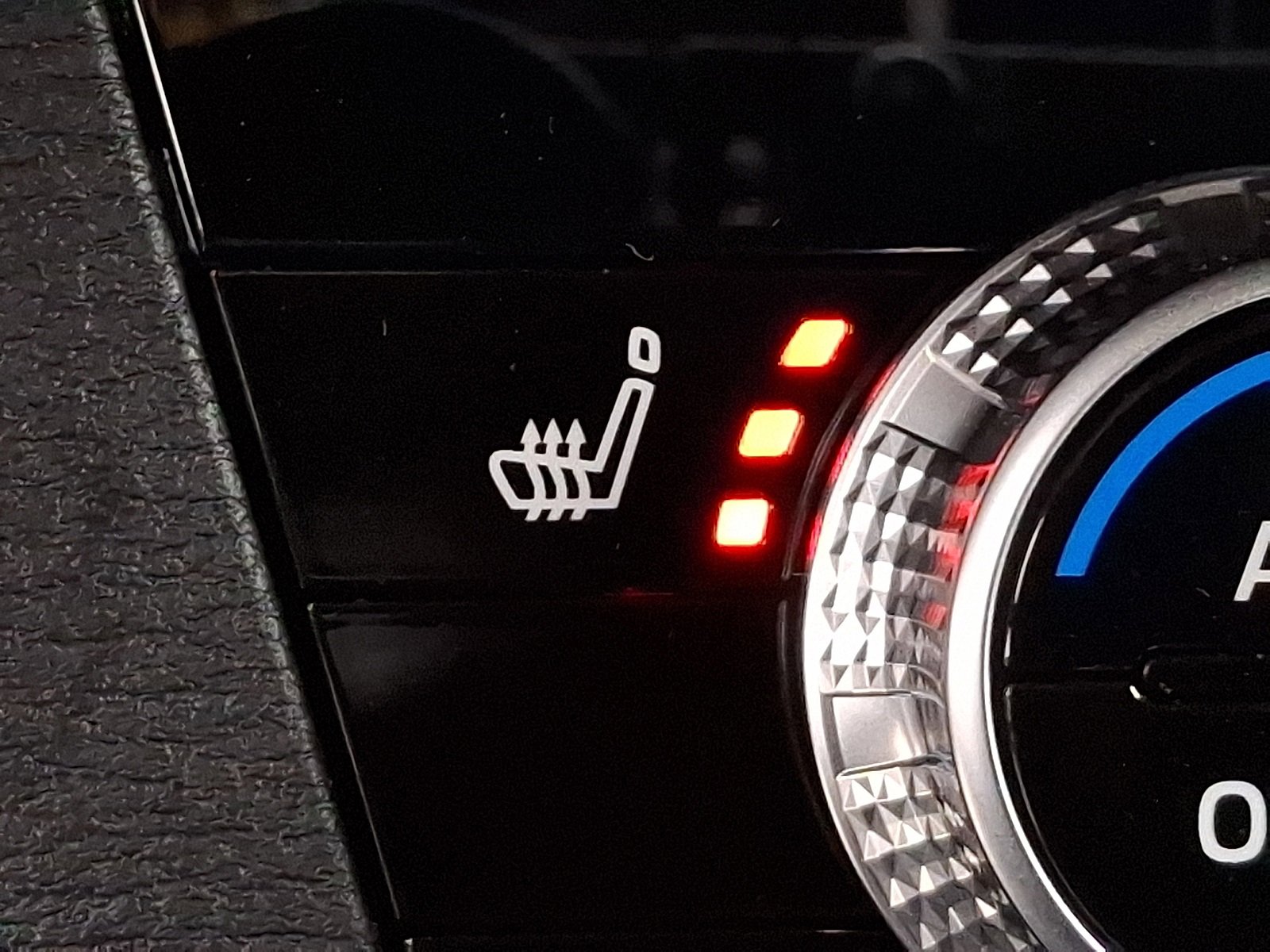 New 2025 Mitsubishi Outlander SE image 21