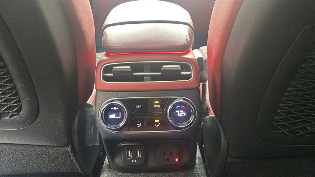 Used 2023 Genesis GV70 2.5T w/ Sport Prestige Package image 11