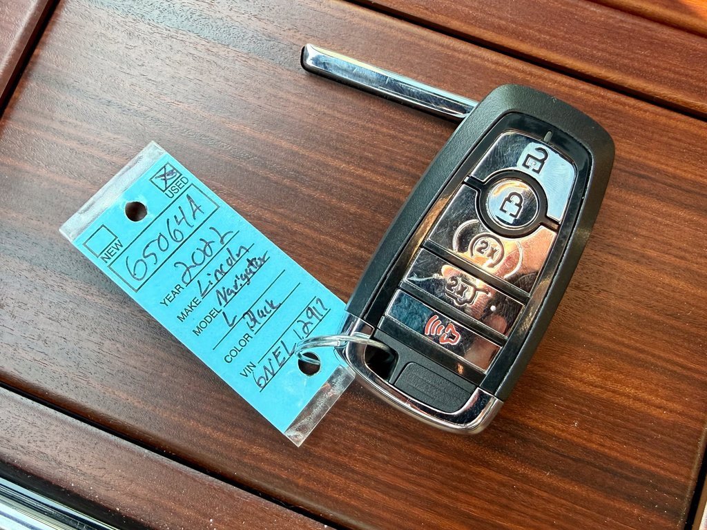 Used 2022 Lincoln Navigator L Reserve image 32