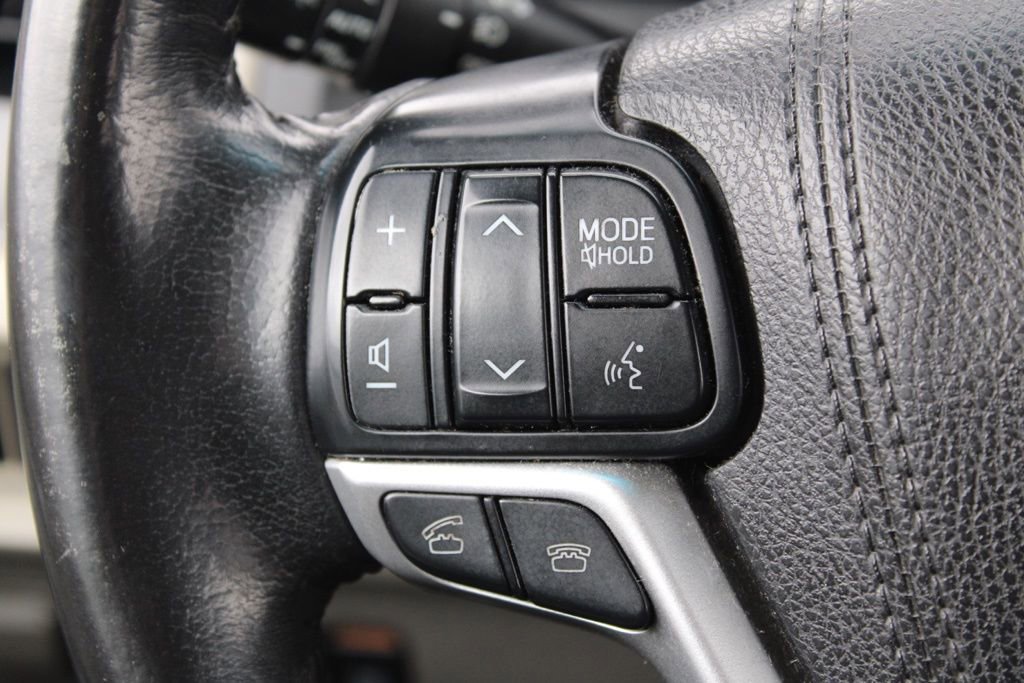 Used 2017 Toyota Sienna XLE Premium image 34