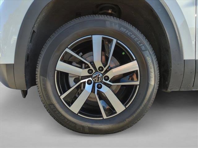 Used 2021 Volkswagen Atlas SE image 24