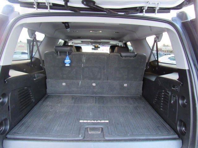 Used 2019 Cadillac Escalade ESV Luxury image 35