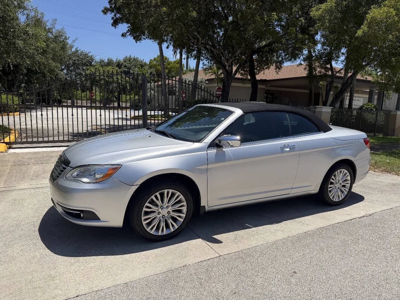 Used 2011 Chrysler 200 Limited