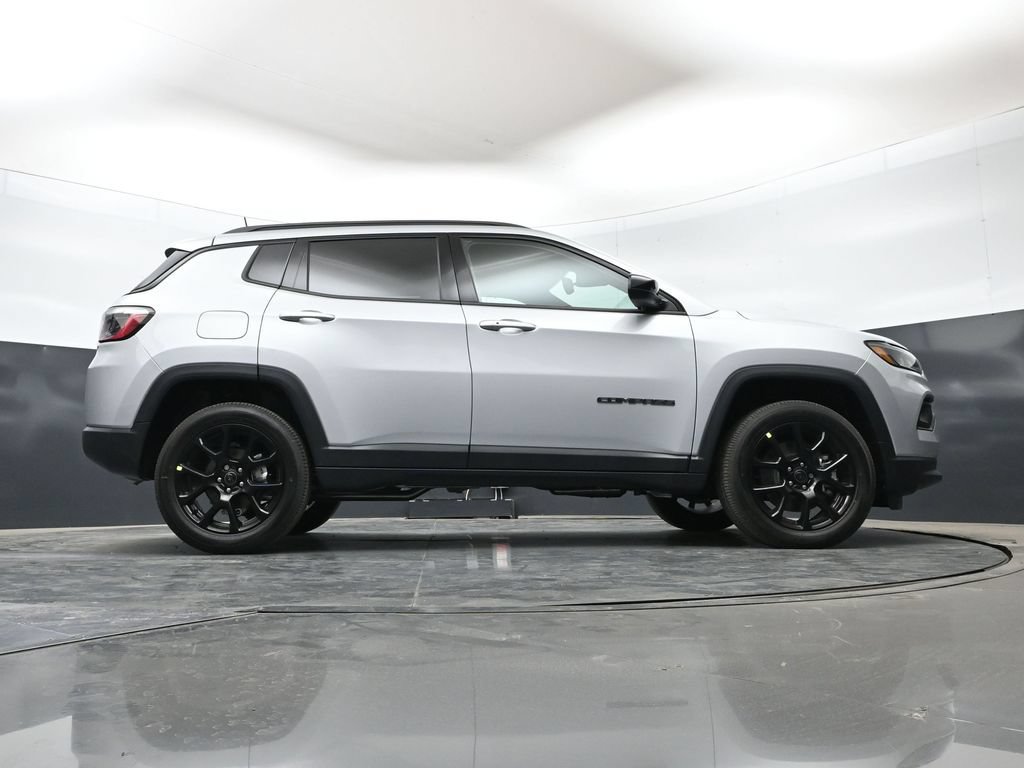 New 2026 Jeep Compass Latitude AWD/4WD image 37