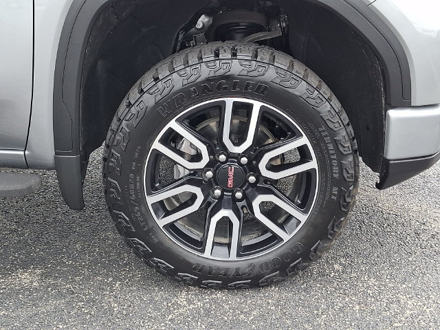 Used 2025 GMC Sierra 1500 AT4 w/ AT4 Premium Package AWD/4WD image 8