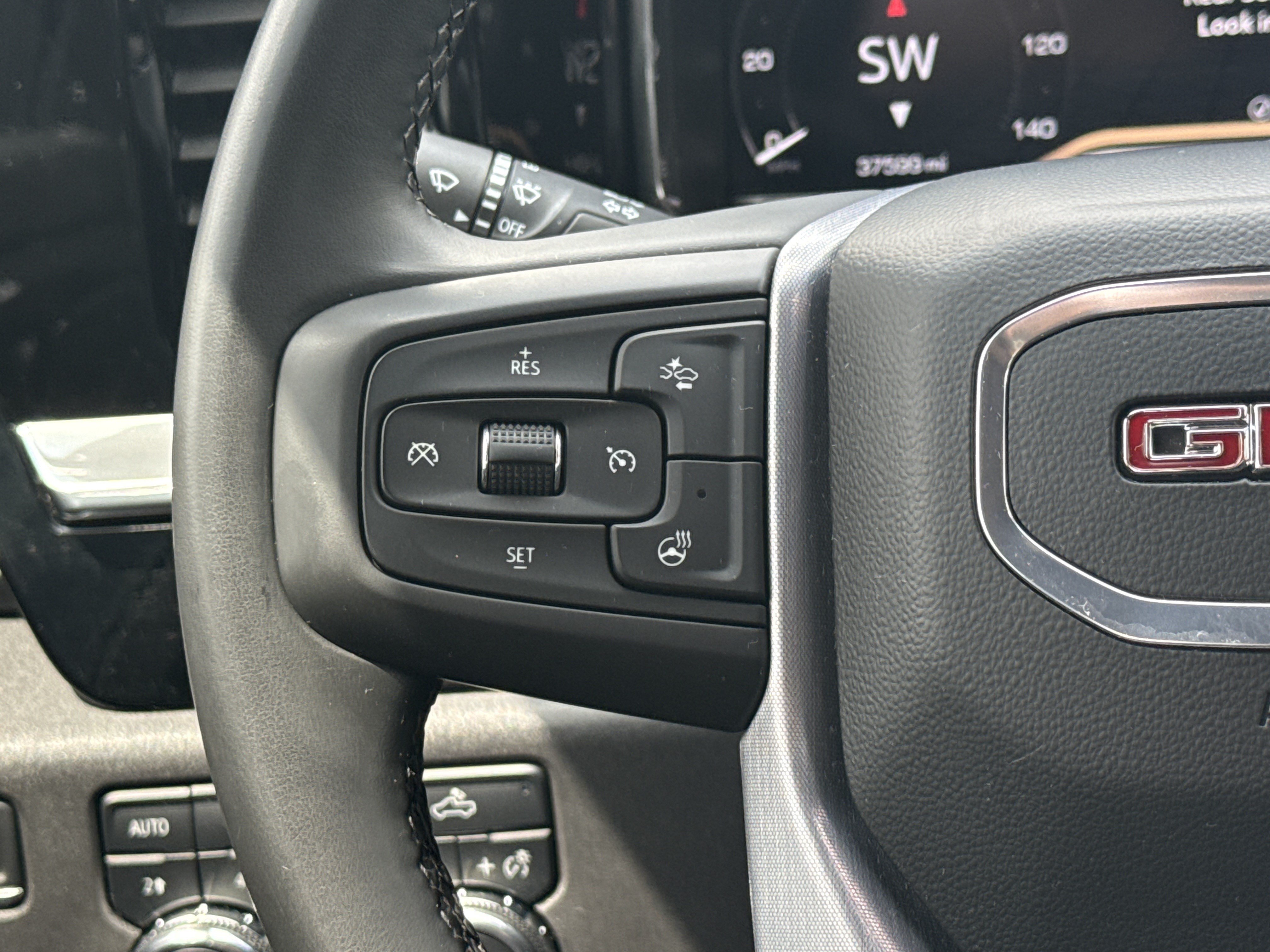 Used 2024 GMC Sierra 1500 SLE w/ X31 Off-Road Package AWD/4WD image 25