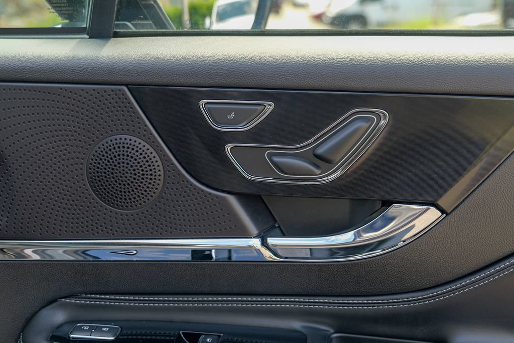 Used 2023 Lincoln Corsair AWD image 33