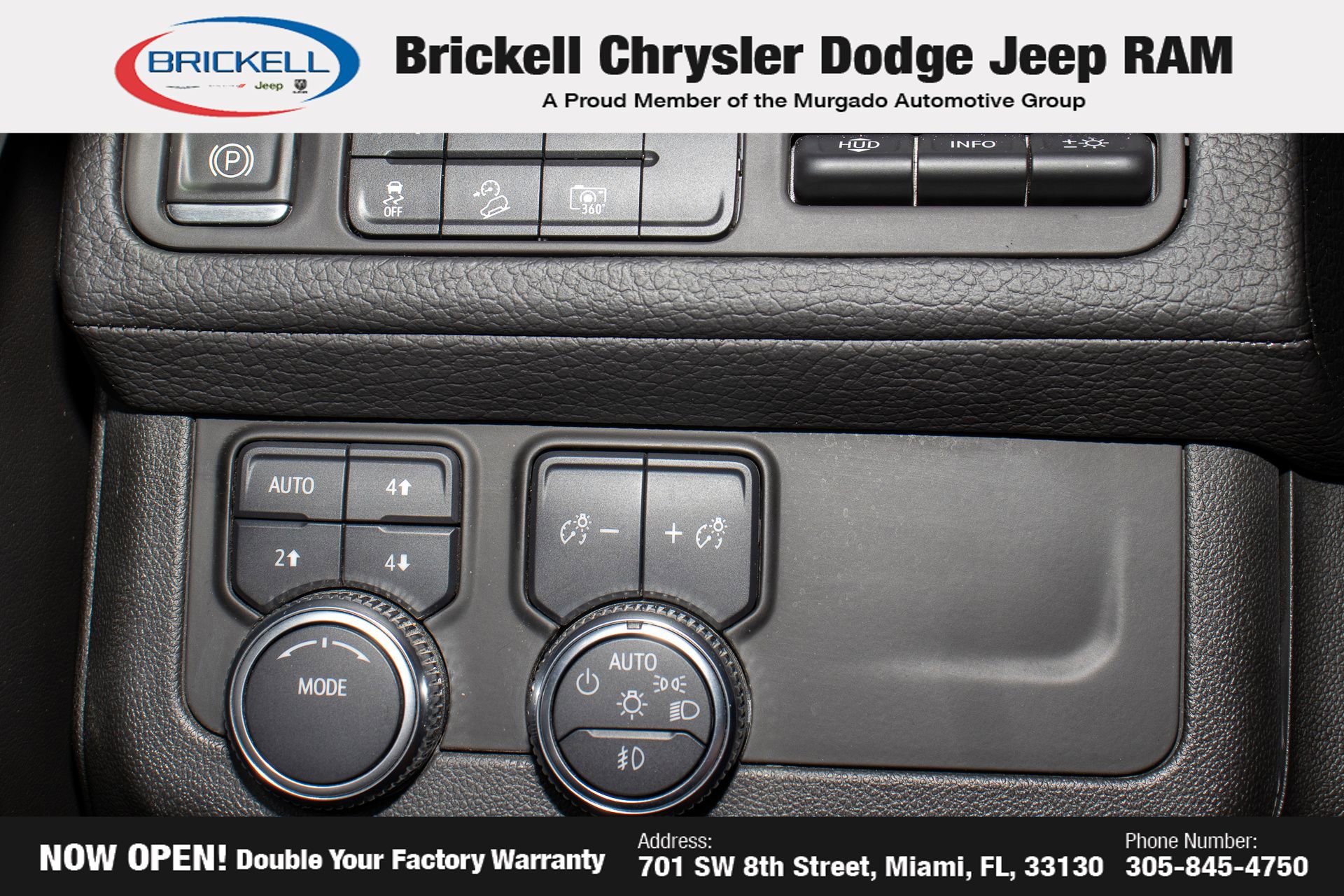 Used 2023 GMC Yukon XL Denali AWD/4WD image 28