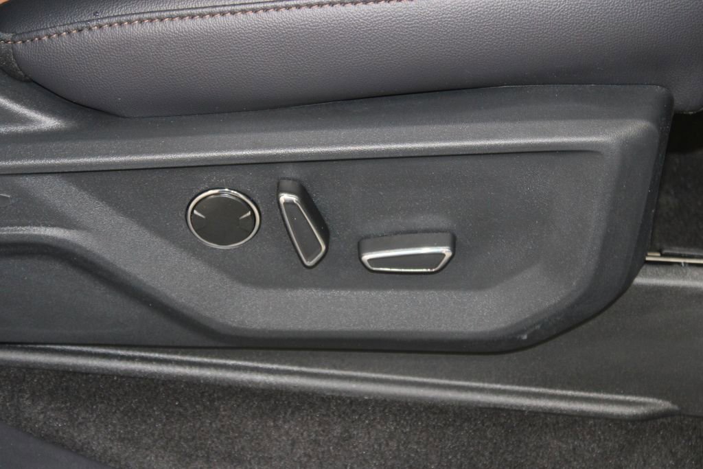 New 2025 Ford F150 Lariat w/ Equipment Group 502A High image 28