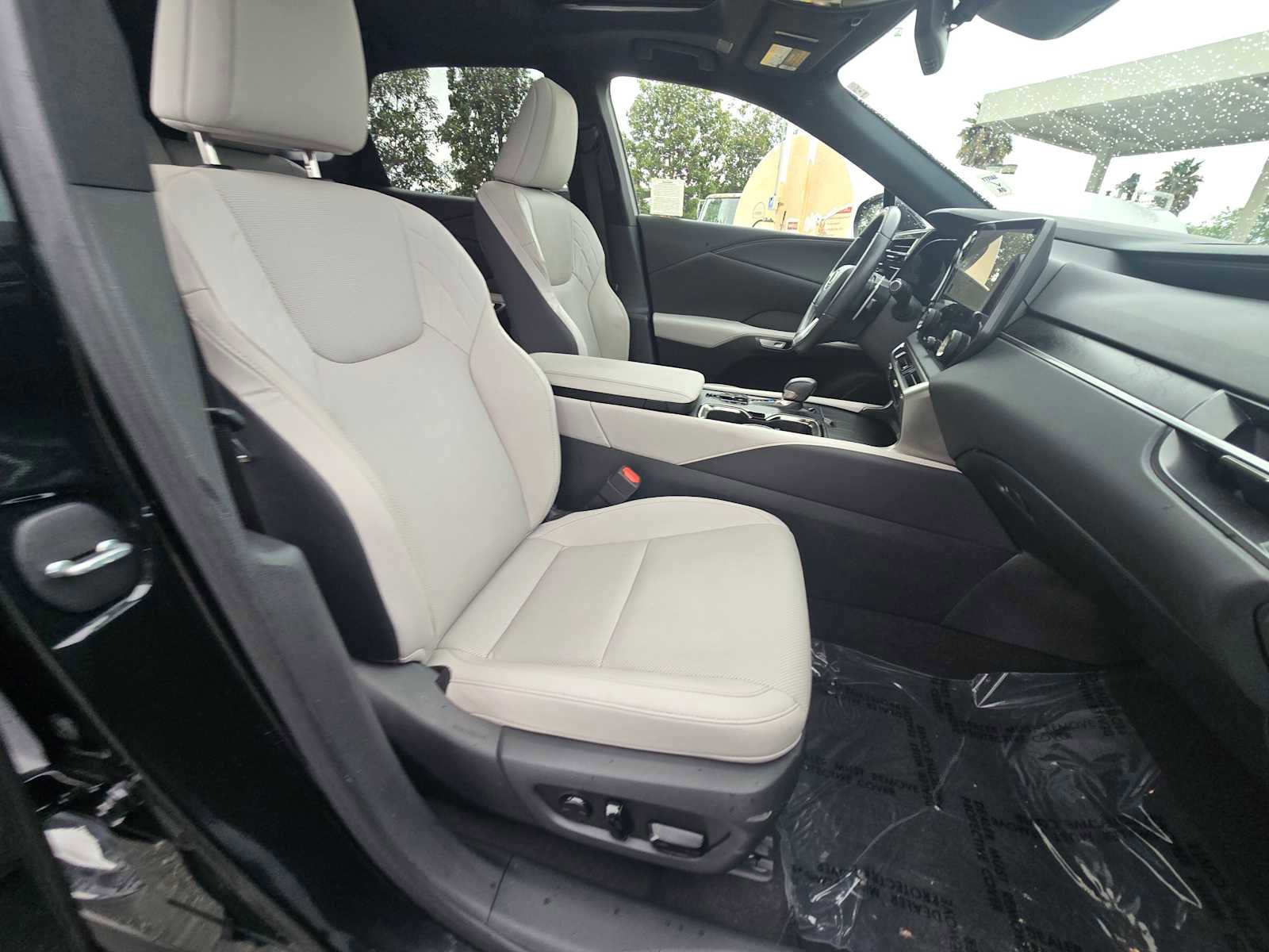 Used 2023 Lexus RX 350 Premium w/ Accessory Package image 11