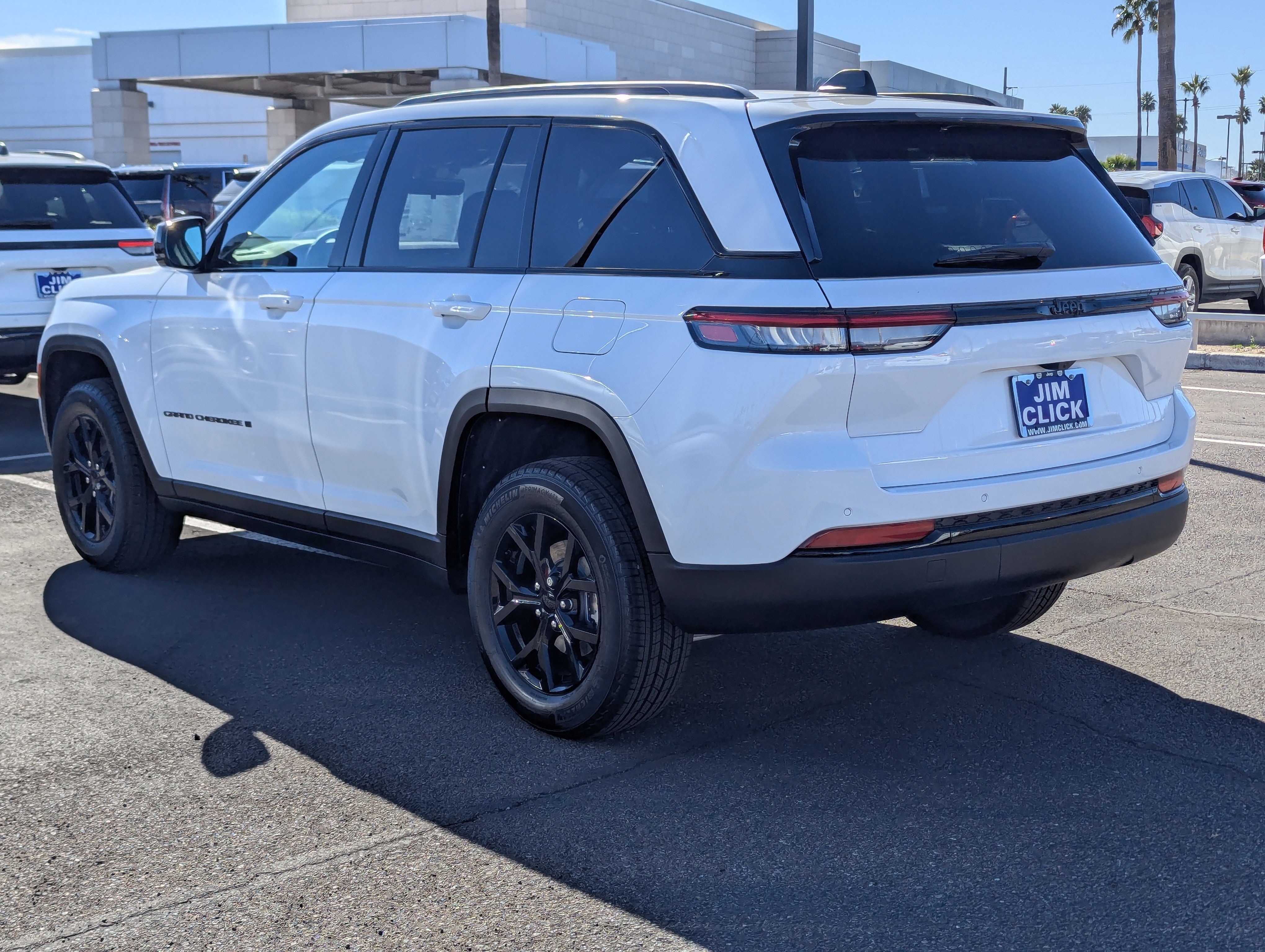 New 2025 Jeep Grand Cherokee Altitude image 4