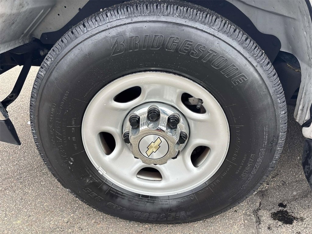 Used 2022 Chevrolet Express 3500 LT w/ LT Preferred Equipment Group image 5