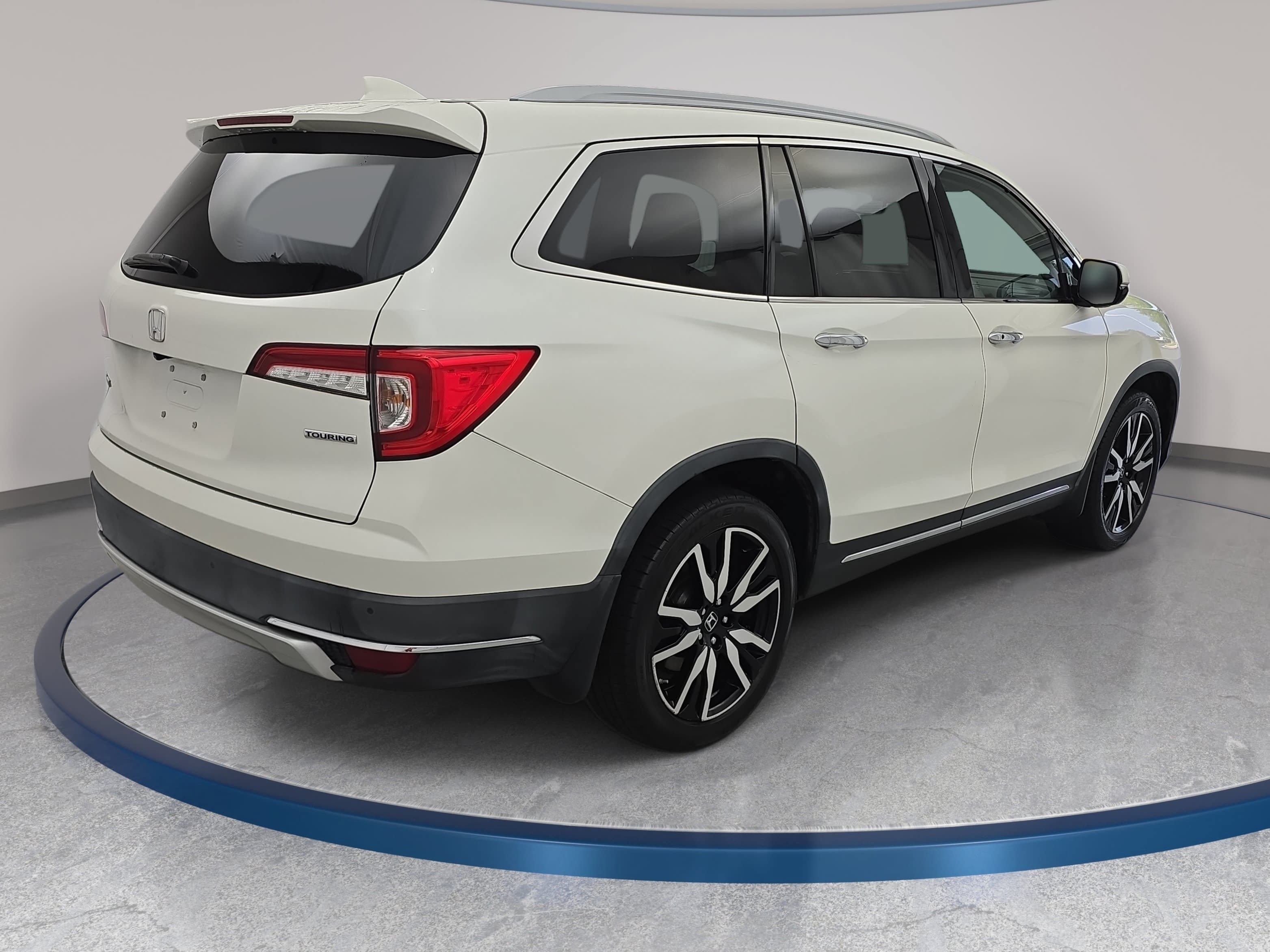 Used 2019 Honda Pilot Touring image 5