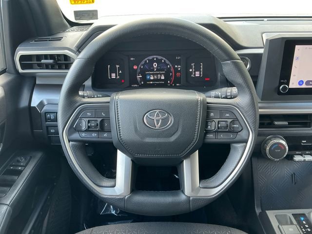 Used 2025 Toyota 4Runner SR5 AWD/4WD image 13