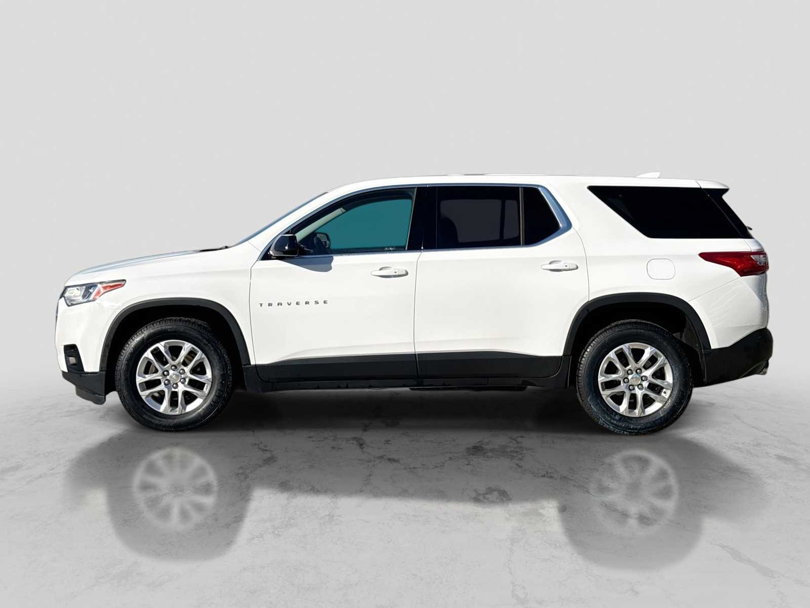 Used 2018 Chevrolet Traverse LS w/ LPO, Floor Liner Package FWD image 3