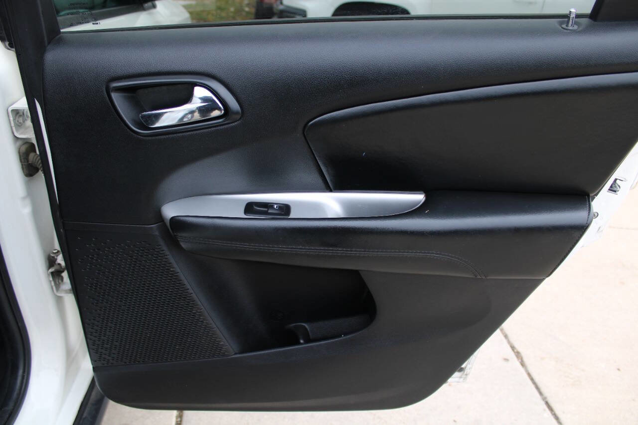 Used 2017 Dodge Journey SXT w/ Comfort/Convenience Group image 5