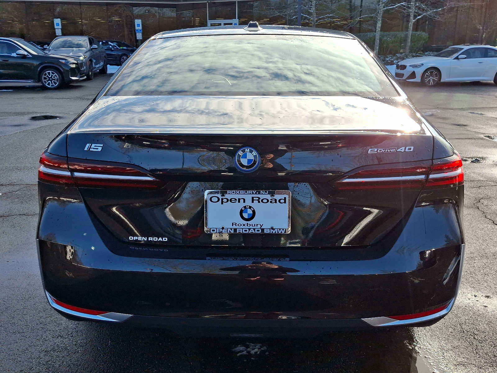 Used 2024 BMW i5 eDrive40i w/ Premium Package image 5