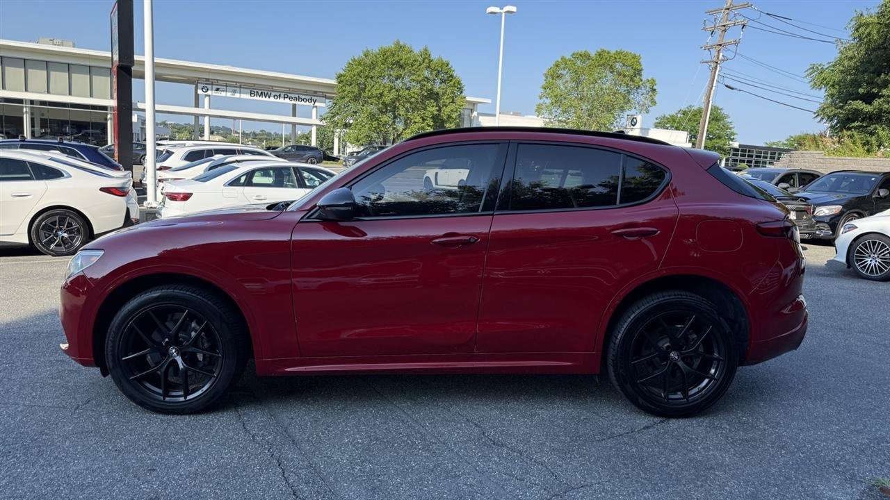 Used 2021 Alfa Romeo Stelvio Ti w/ Nero Edizione AWD/4WD image 11