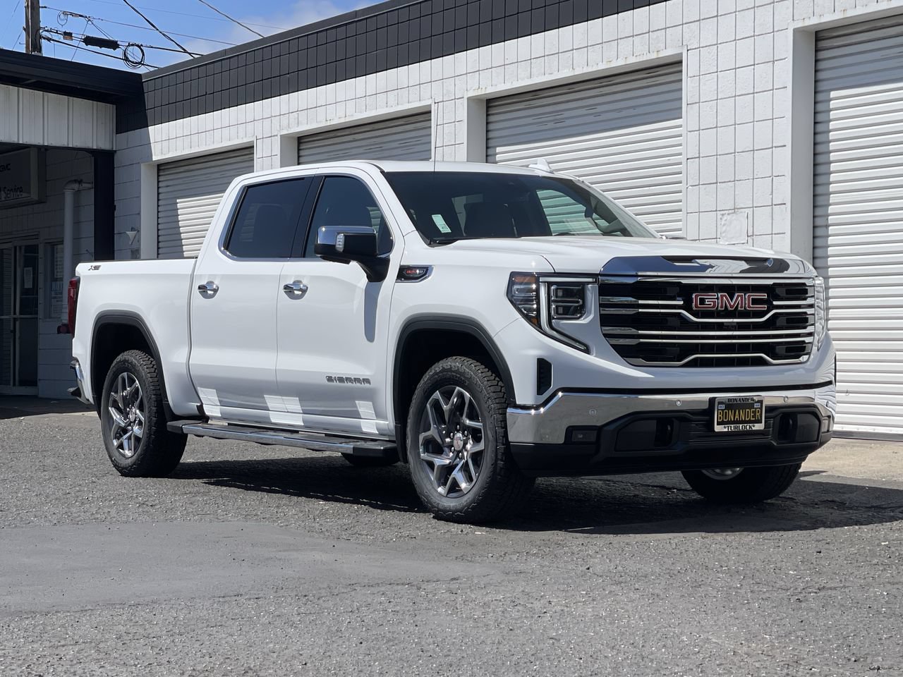 New 2026 GMC Sierra 1500 SLT w/ SLT Premium Plus Package AWD/4WD image 1