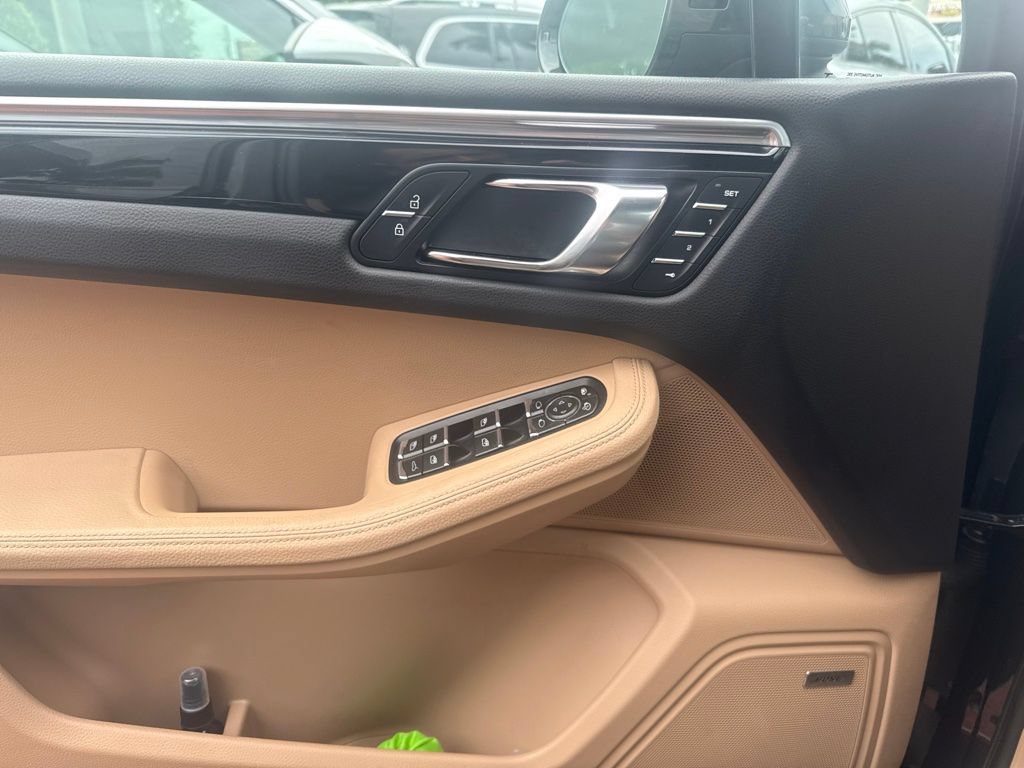 Used 2020 Porsche Macan AWD/4WD image 5