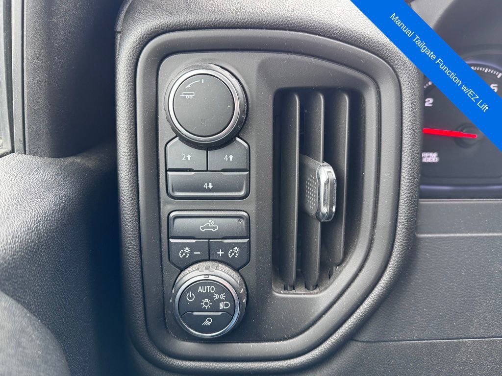 Used 2020 Chevrolet Silverado 2500 Custom w/ Custom Value Package image 13