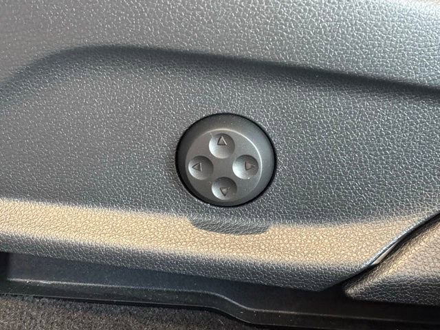 Used 2023 Mercedes-Benz GLC 300 4MATIC Coupe image 20