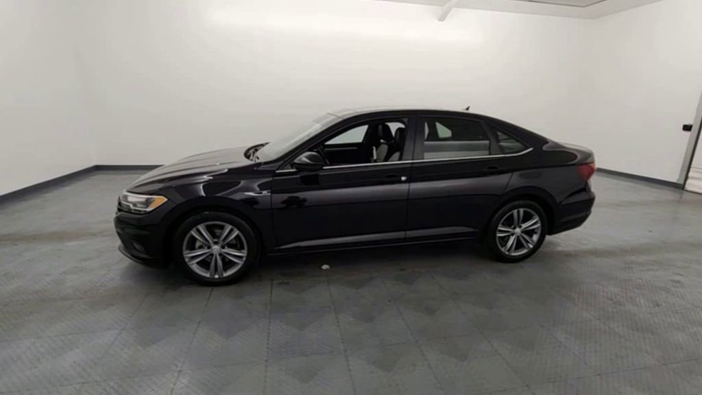 Used 2021 Volkswagen Jetta R-Line image 4