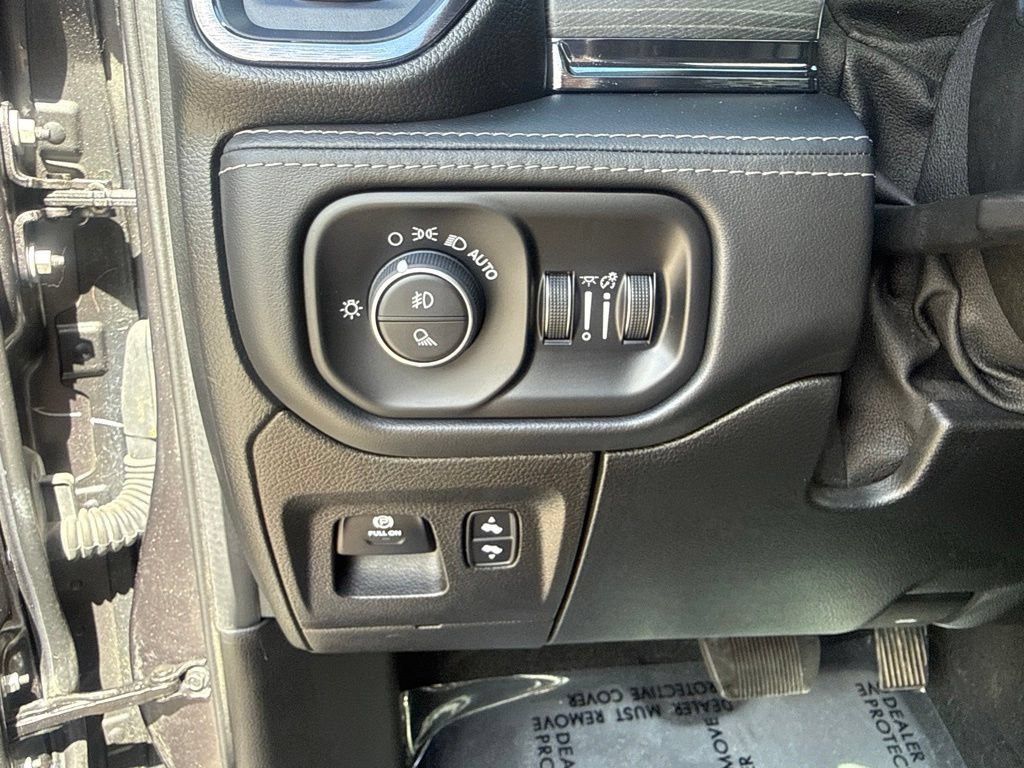 Certified 2022 RAM 1500 Limited w/ Body Color Bumper Group AWD/4WD image 17