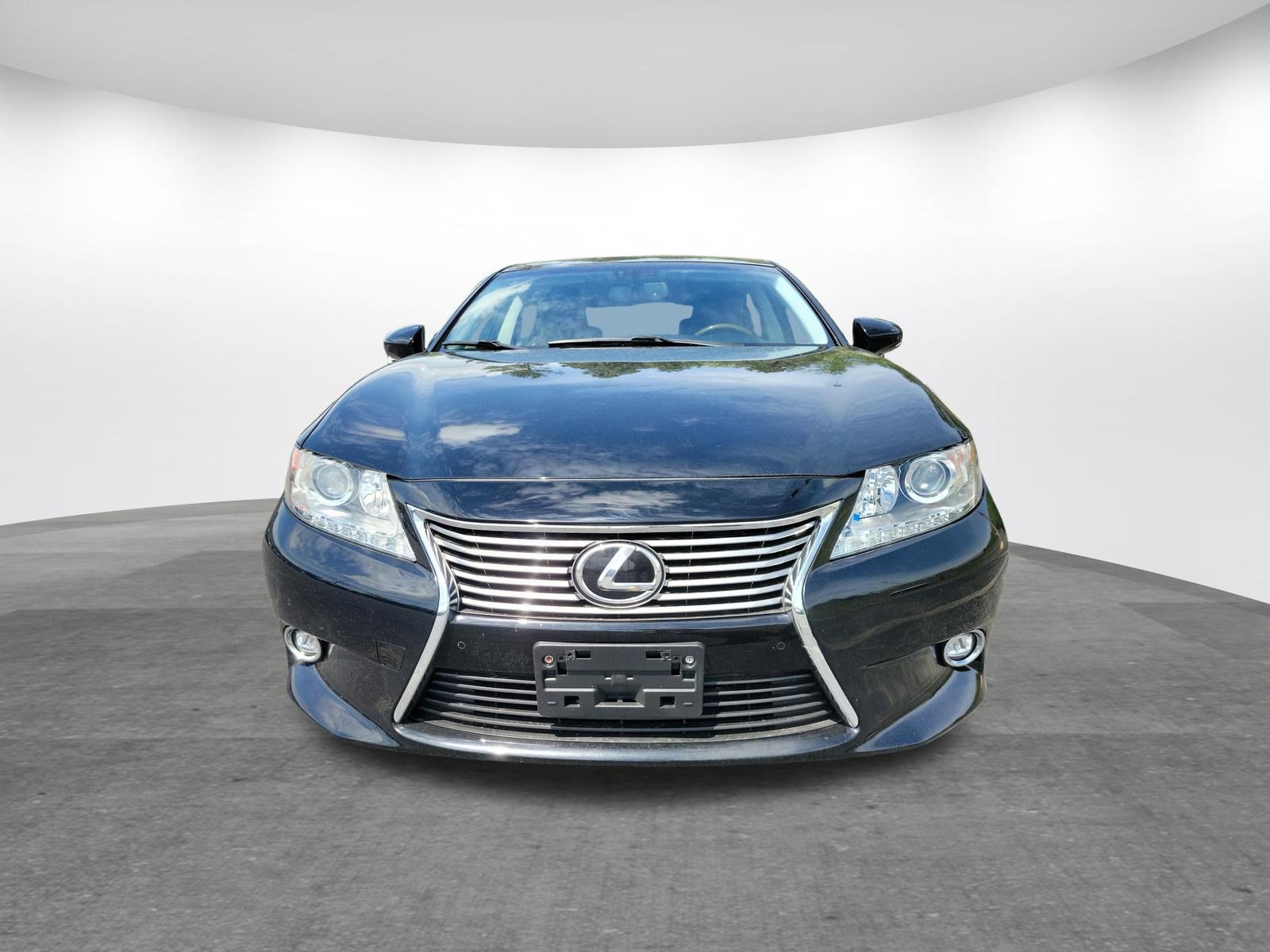 Used 2015 Lexus ES 350 w/ Ultra Luxury Package image 21