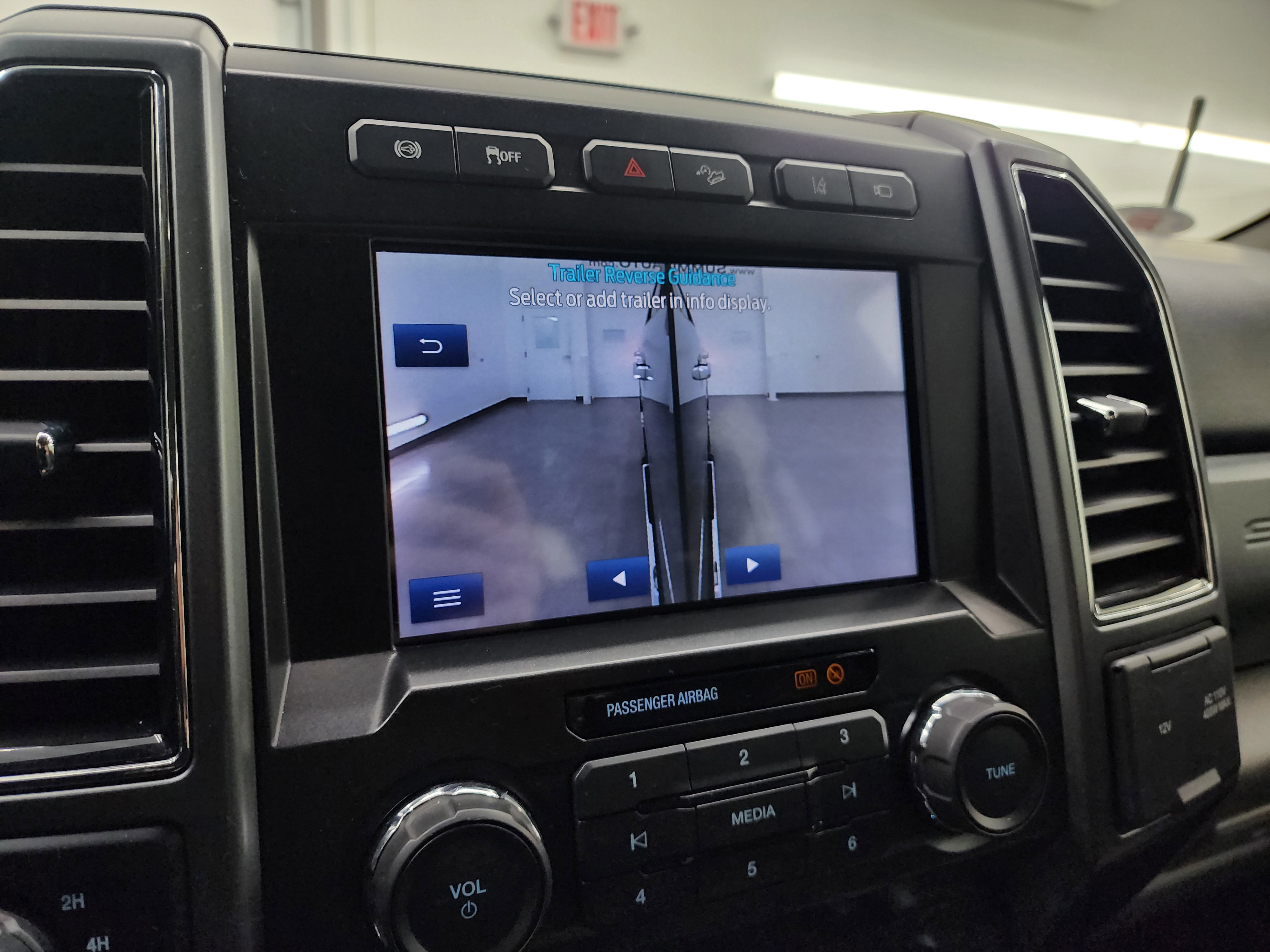 Used 2021 Ford F250 XLT w/ XLT Premium Package AWD/4WD image 21