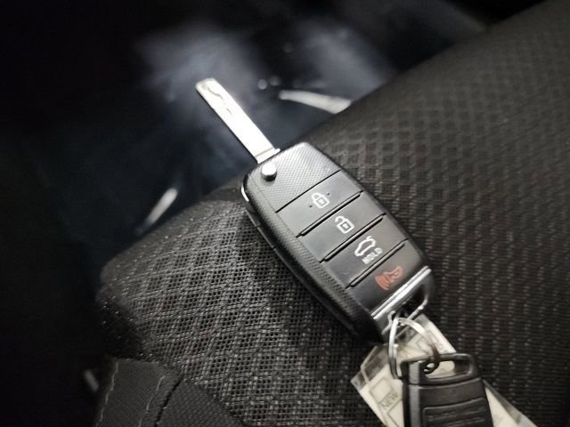 Used 2018 Kia Optima LX w/ 17" Alloy Wheels Package image 31