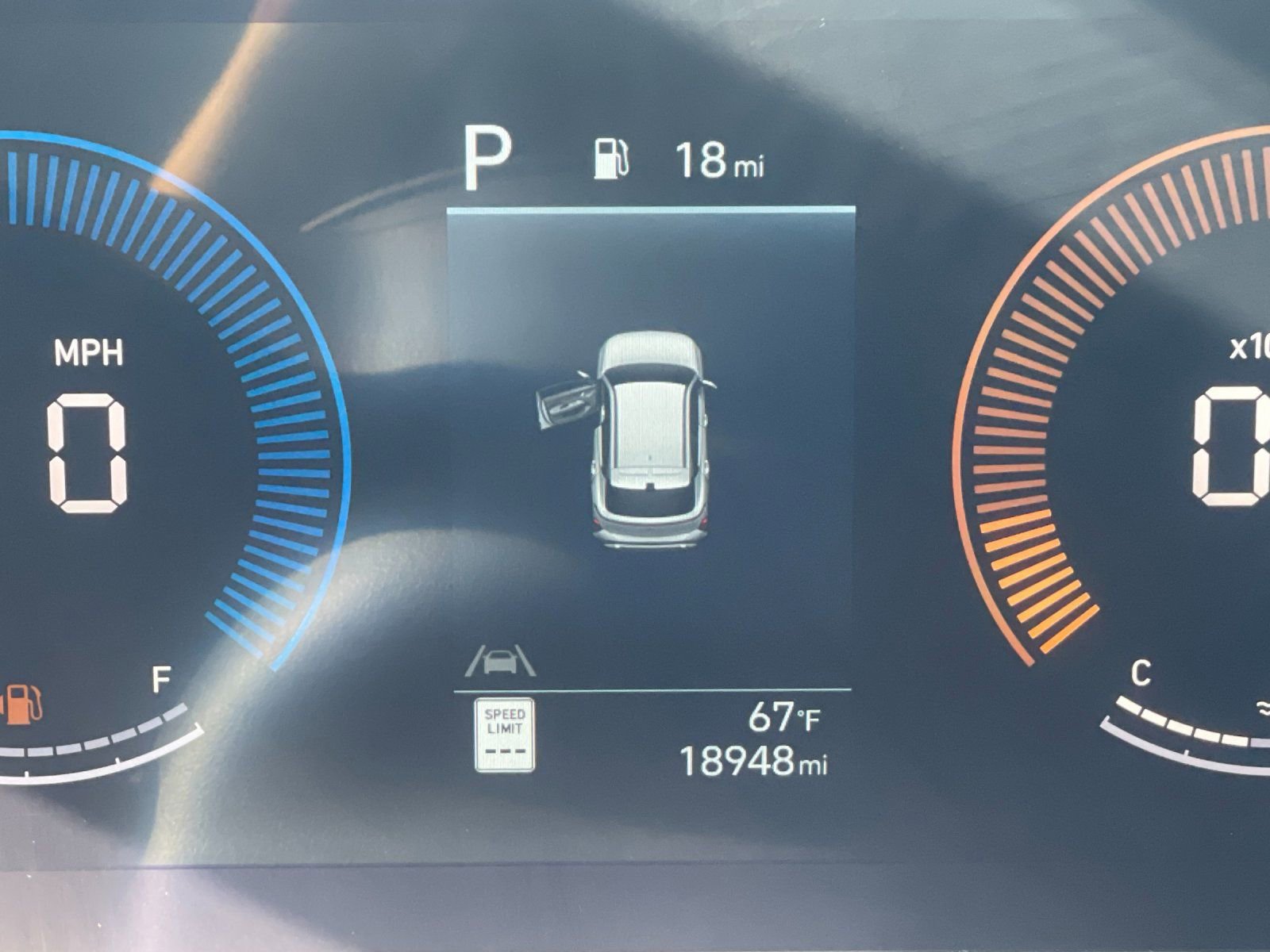 Used 2025 Hyundai Kona SEL image 29