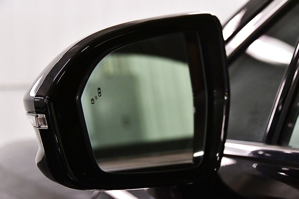 Used 2019 Lincoln Nautilus Reserve image 13