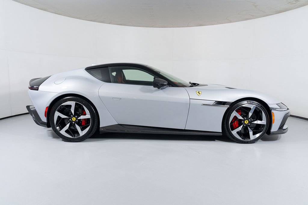 Used 2025 Ferrari 12Cilindri RWD image 19