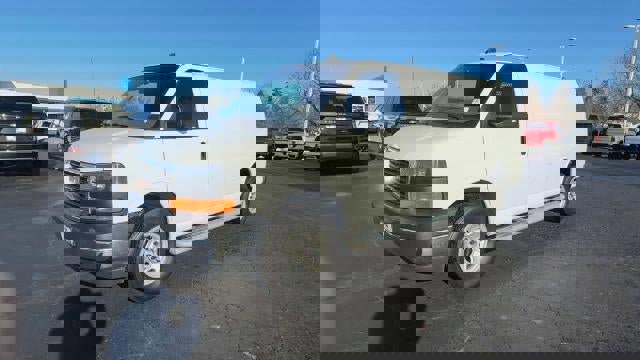 Used 2023 GMC Savana 2500 Base w/ Driver Convenience Package image 4