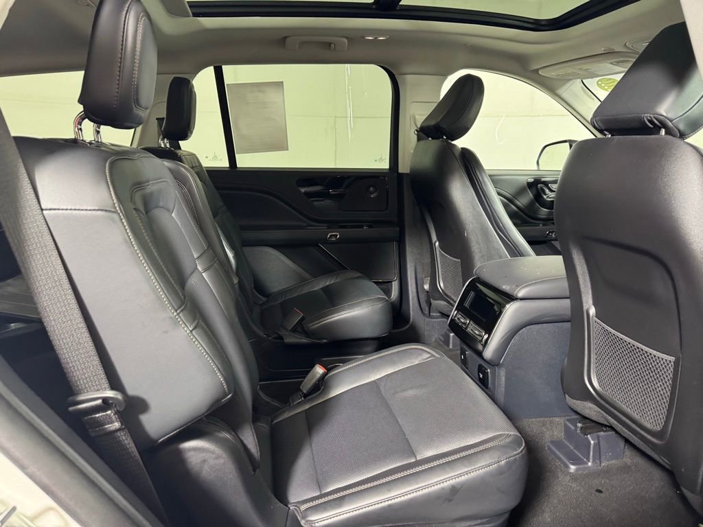Used 2025 Lincoln Aviator Reserve w/ Illumination Package AWD/4WD image 16