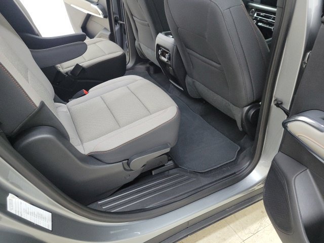 Used 2026 Chevrolet Traverse LT w/ Driver Confidence Package FWD image 15